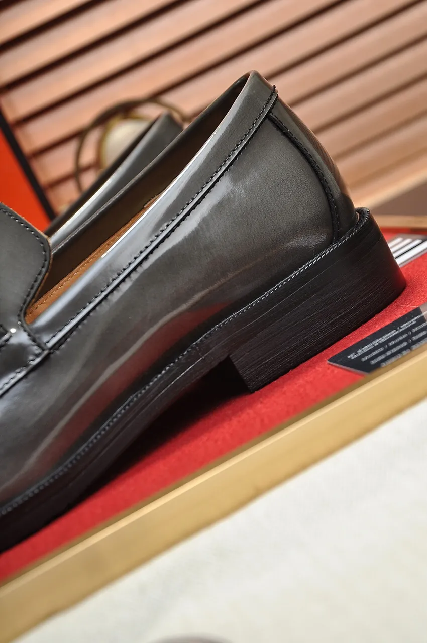 Men's shoes 💰500💶[HERMES] (cowhide lining)🍀Italian top luxury🍀He does not pursue novel styles and gorgeous colors, but attracts the favor of successful men with his flawless, elegant and classic style! This very, very comfortable, simple and stable style makes it easy to match any style! The pattern is absolutely 1:1 refined from the original case, and we strive for excellence in materials, imported cowhide + cowhide lining💪💪💪extraordinary texture👍! .Black brown code number: 38 to 45 (45 customized)